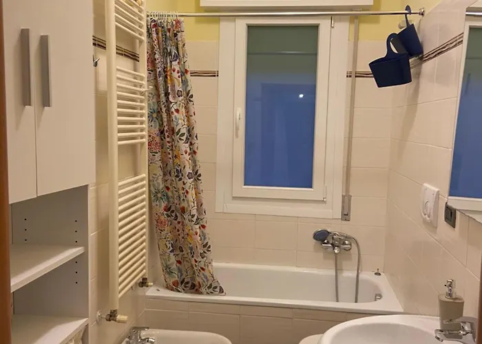 Un Posto In Tribuna 아파트 이몰라